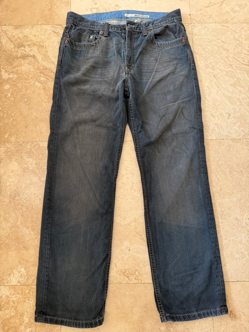 DKNY Men's Straight Leg Jeans in Faded Navy